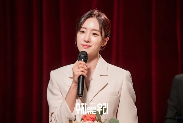 Кадр из дорамы Мы в прибыли