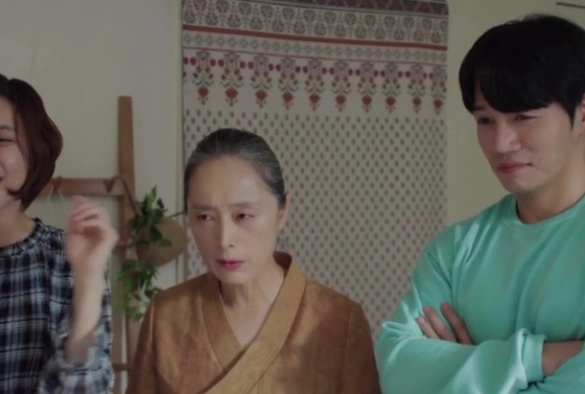 Кадр из дорамы Мой призрачный сосед