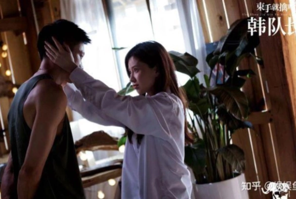 Кадр из дорамы Сдавайся, капитан Хань!