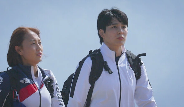 Кадр из дорамы Сирена: Выжить на острове