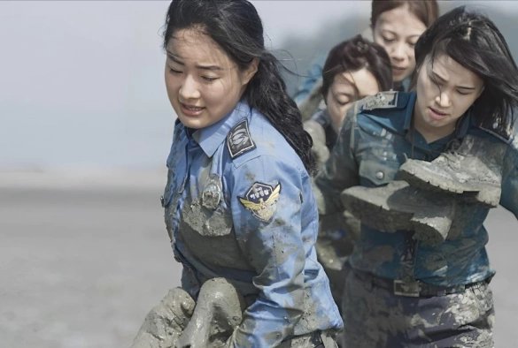 Кадр из дорамы Сирена: Выжить на острове