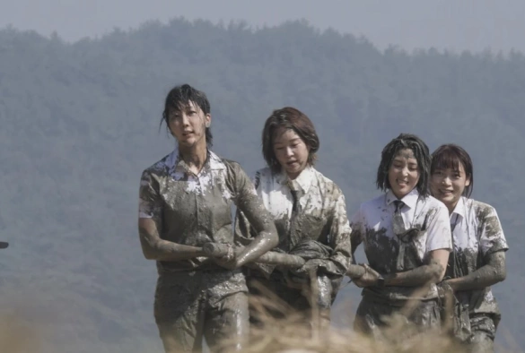 Кадр из дорамы Сирена: Выжить на острове