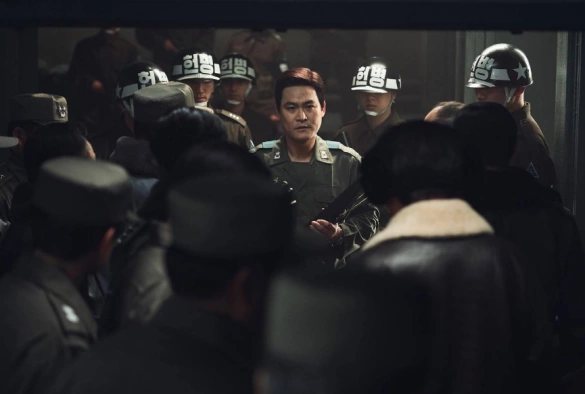 Кадр из дорамы Сеульская весна