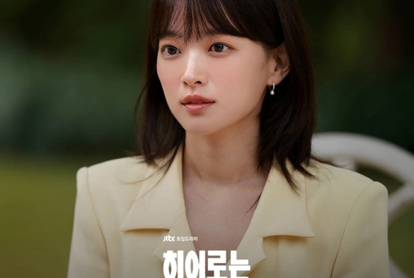 Кадр из дорамы Хотя я не герой