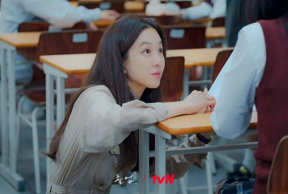 Кадр из дорамы Выпускник