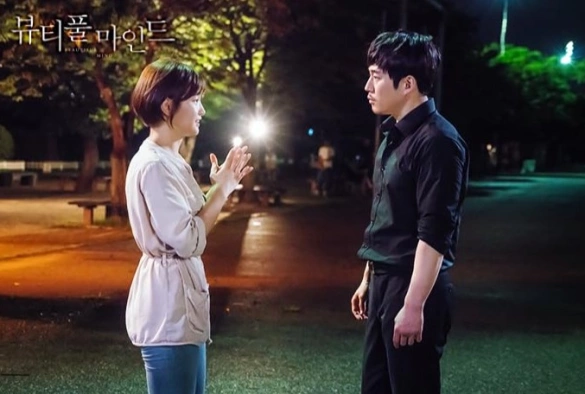 Кадр из дорамы Лабиринты разума