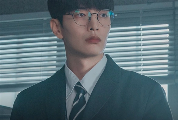 Кадр из дорамы Авария