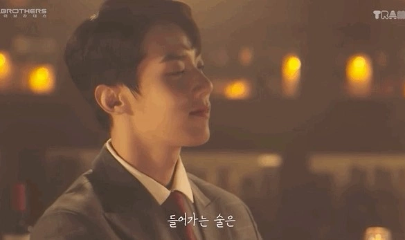 Кадр из дорамы Кошачий бар 2 сезон