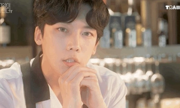 Кадр из дорамы Кошачий бар 2 сезон