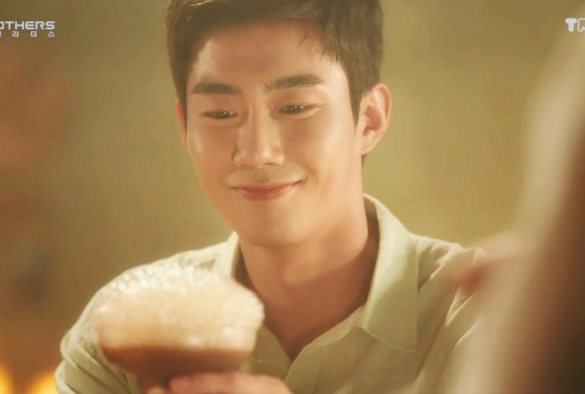 Кадр из дорамы Кошачий бар 2 сезон