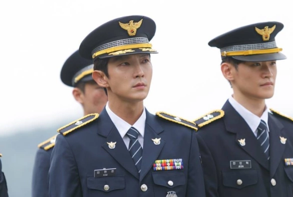 Кадр из дорамы Мыслить как преступник