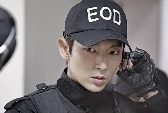 Кадр из дорамы Мыслить как преступник