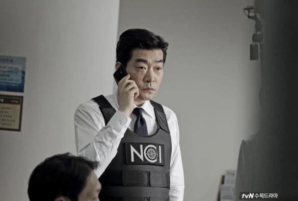 Кадр из дорамы Мыслить как преступник