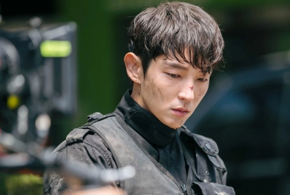 Кадр из дорамы Мыслить как преступник