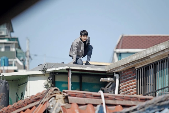 Кадр из дорамы Мыслить как преступник