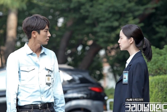 Кадр из дорамы Мыслить как преступник