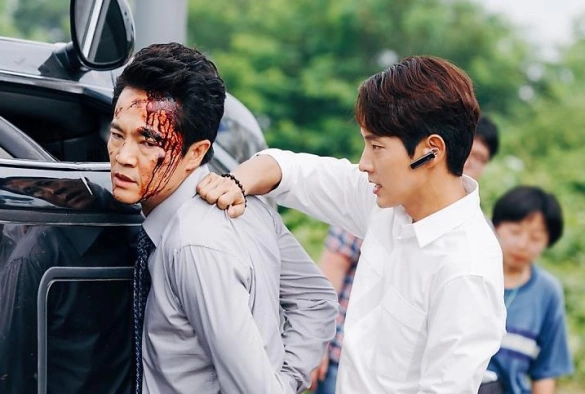 Кадр из дорамы Мыслить как преступник