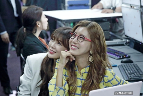 Кадр из дорамы Мыслить как преступник