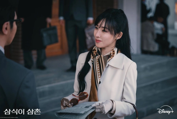 Кадр из дорамы Дядя Сам Сик