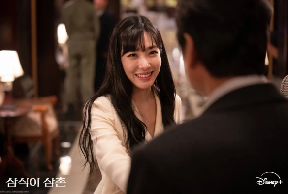 Кадр из дорамы Дядя Сам Сик