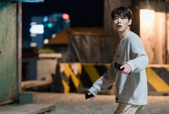 Кадр из дорамы Юность