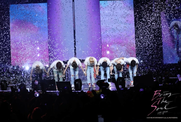 Кадр из дорамы BTS: Открой свою душу