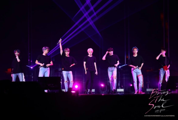 Кадр из дорамы BTS: Открой свою душу