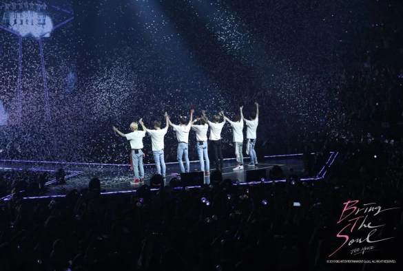 Кадр из дорамы BTS: Открой свою душу