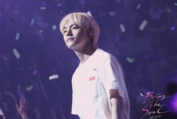 Кадр из дорамы BTS: Открой свою душу