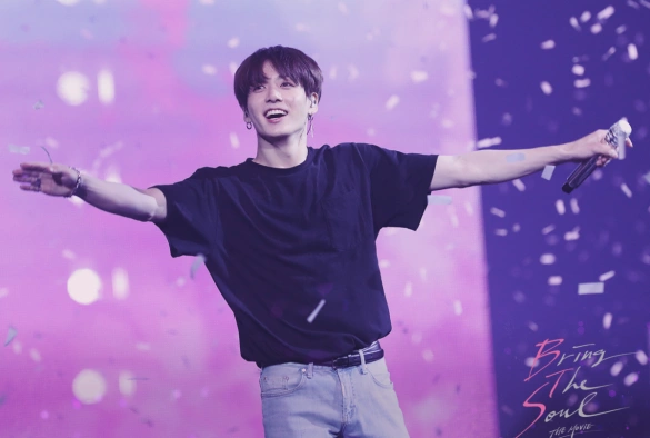 Кадр из дорамы BTS: Открой свою душу