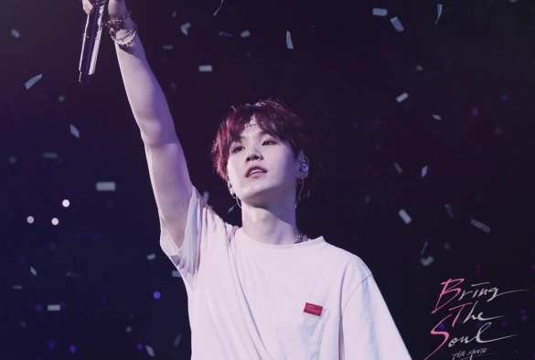 Кадр из дорамы BTS: Открой свою душу