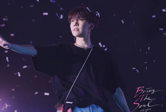 Кадр из дорамы BTS: Открой свою душу