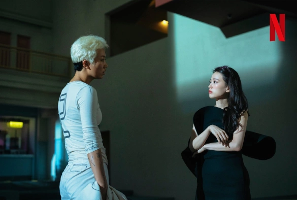 Кадр из дорамы Шоу восьми