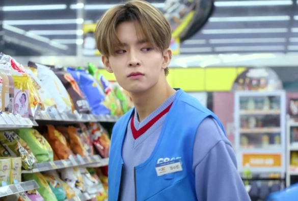 Кадр из дорамы Бурная жизнь в круглосуточном магазине