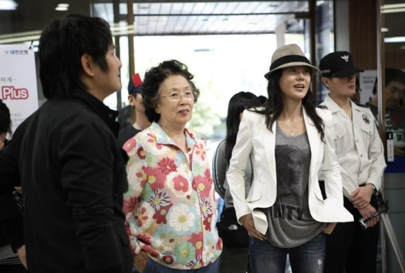 Кадр из дорамы Банда с револьверами