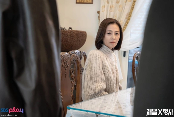 Кадр из дорамы Чеболь против детектива