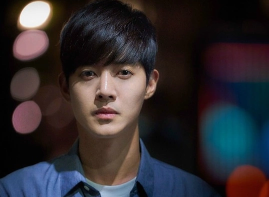 Кадр из дорамы Когда время остановилось