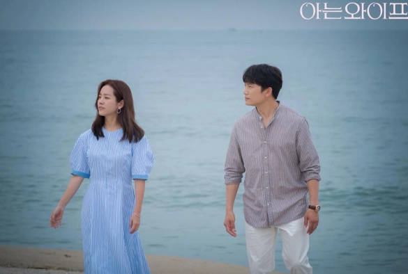 Кадр из дорамы Жена, которую я знаю