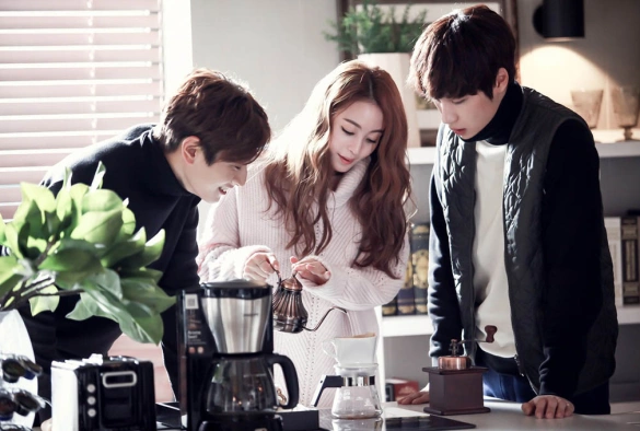 Кадр из дорамы Мадам Антуан