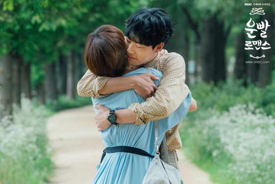 Кадр из дорамы Удачный роман