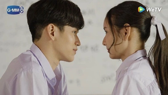 Кадр из дорамы Моя шестеренка и твой медицинский халат