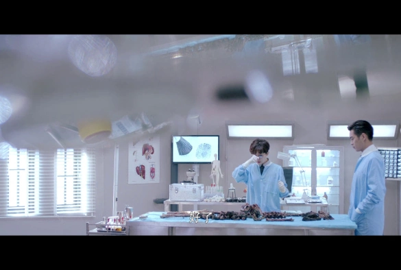 Кадр из дорамы Судмедэксперт Цинь Мин