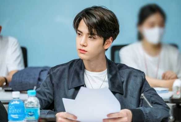 Кадр из дорамы Любовная революция