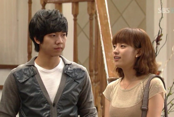 Кадр из дорамы Великолепное наследие