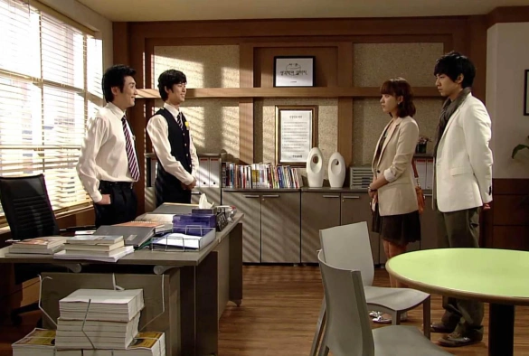 Кадр из дорамы Великолепное наследие