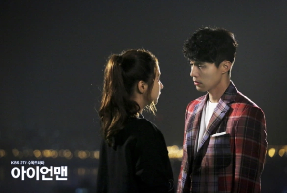 Кадр из дорамы Железный человек