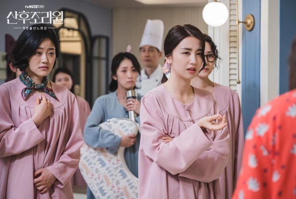 Кадр из дорамы Центр послеродового ухода