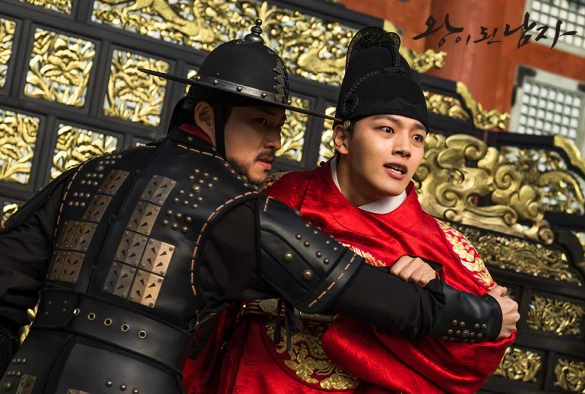 Кадр из дорамы Коронованный шут