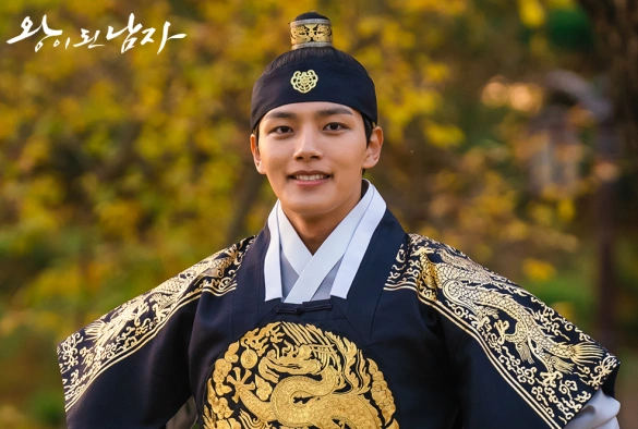 Кадр из дорамы Коронованный шут