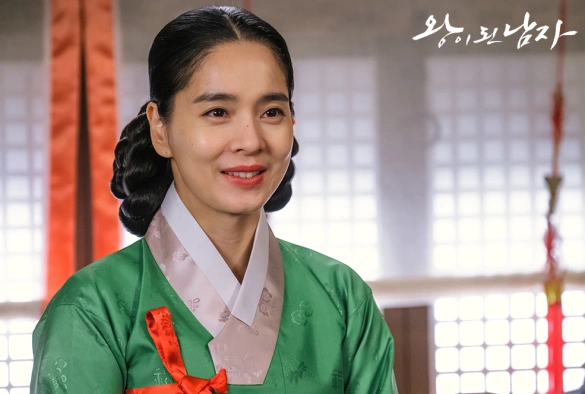 Кадр из дорамы Коронованный шут